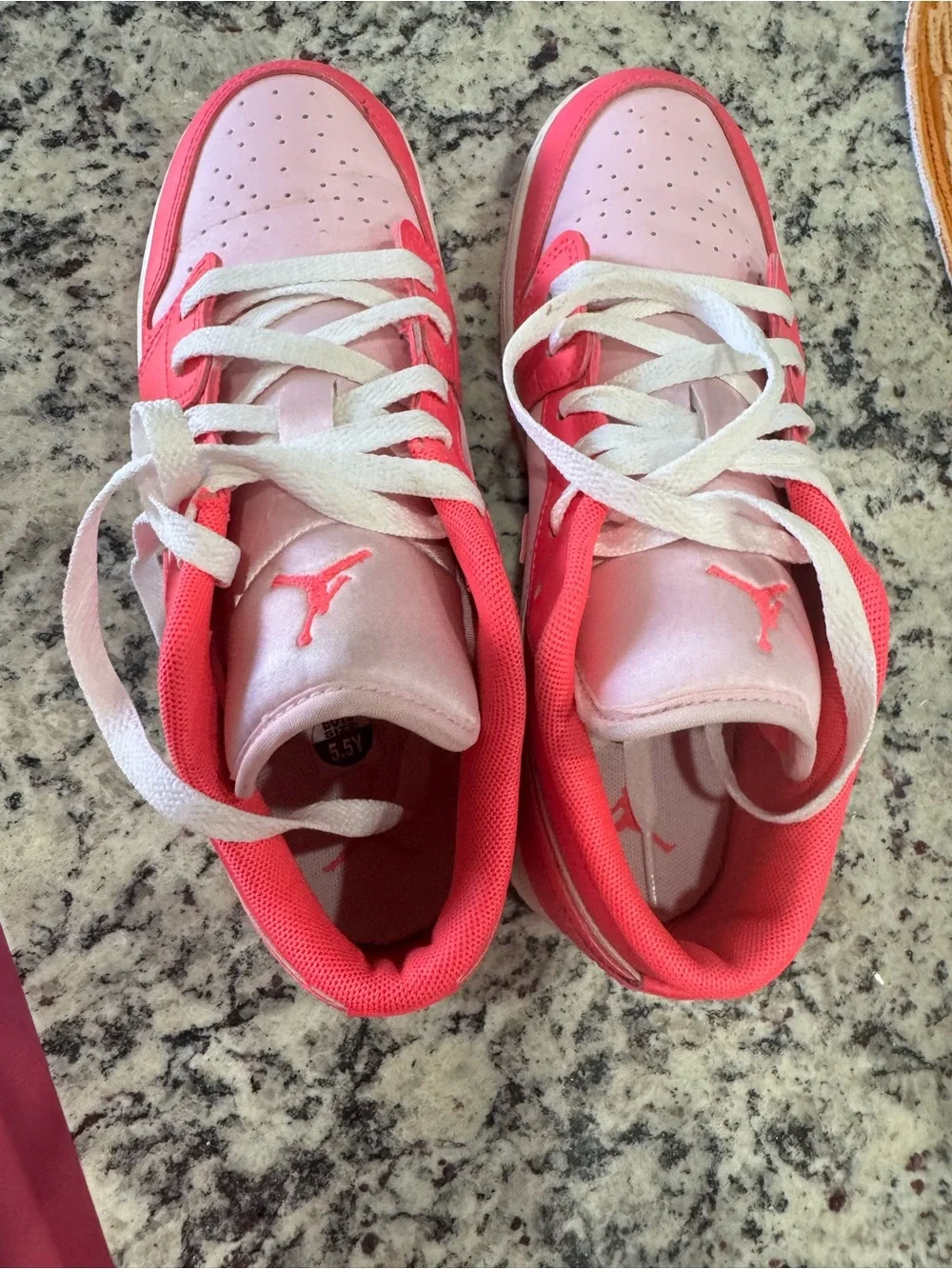 Nike size neon